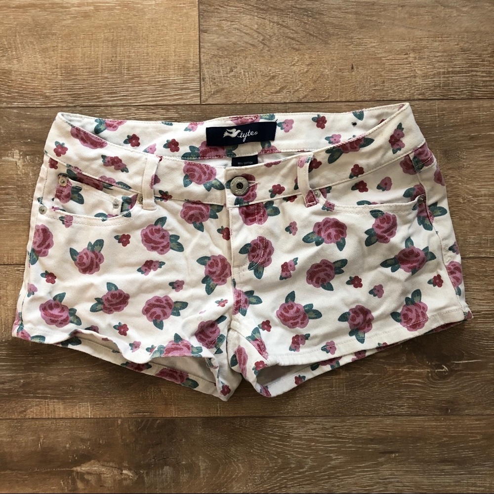 Tyte rose jean shorts